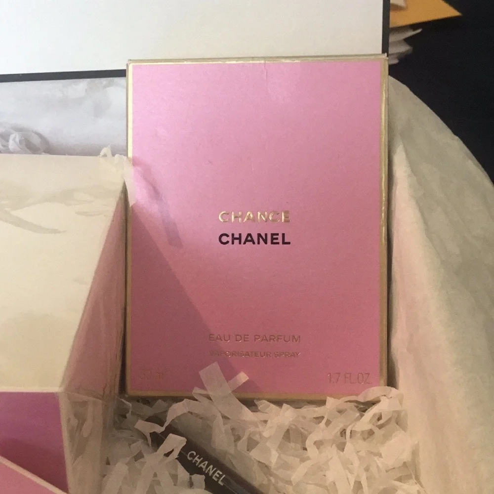 NWT CHANEL Chance Sateen Pour Le Corps Body Satin-200 Grams